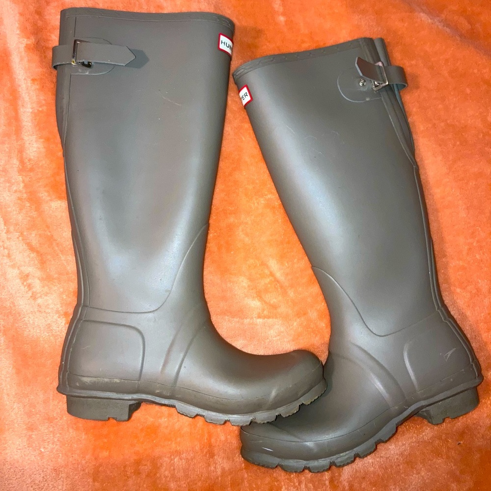 Women’s Tall Gray Hunter Boots (Size 7)